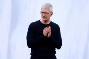‘Precisamos nos comprometer a criar um mundo melhor e mais justo para todos’, diz Tim Cook