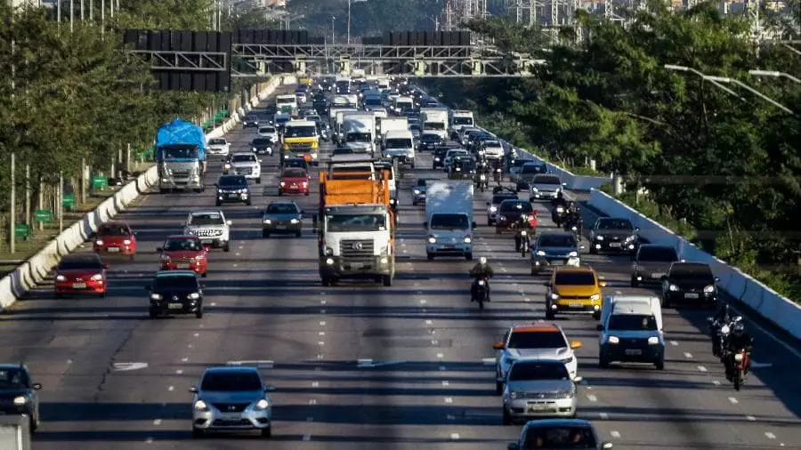 SP assina hoje autorização para reabertura de concessionárias e escritórios