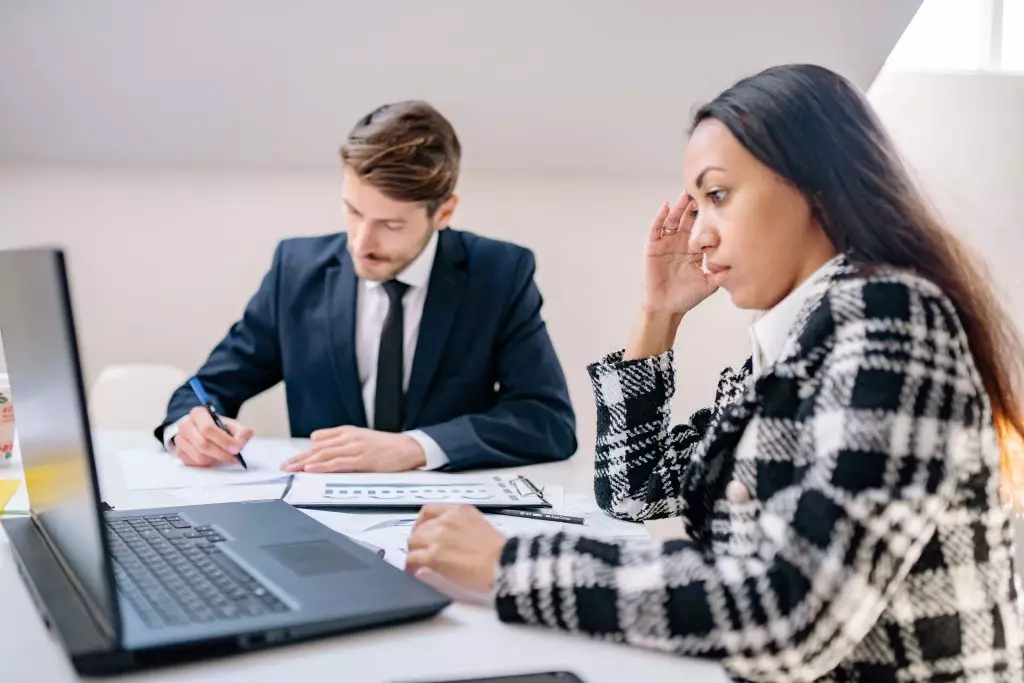 Dicas para Manter a Produtividade em sua Sala Privativa em um Coworking